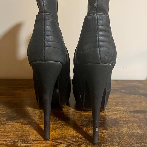 Brida Black Platform Booties - Picture 5 of 6